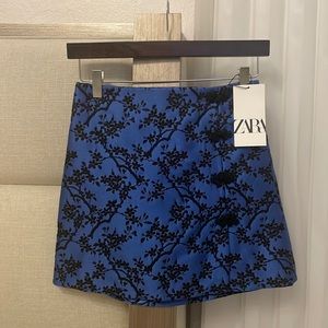 Zara floral print skirt